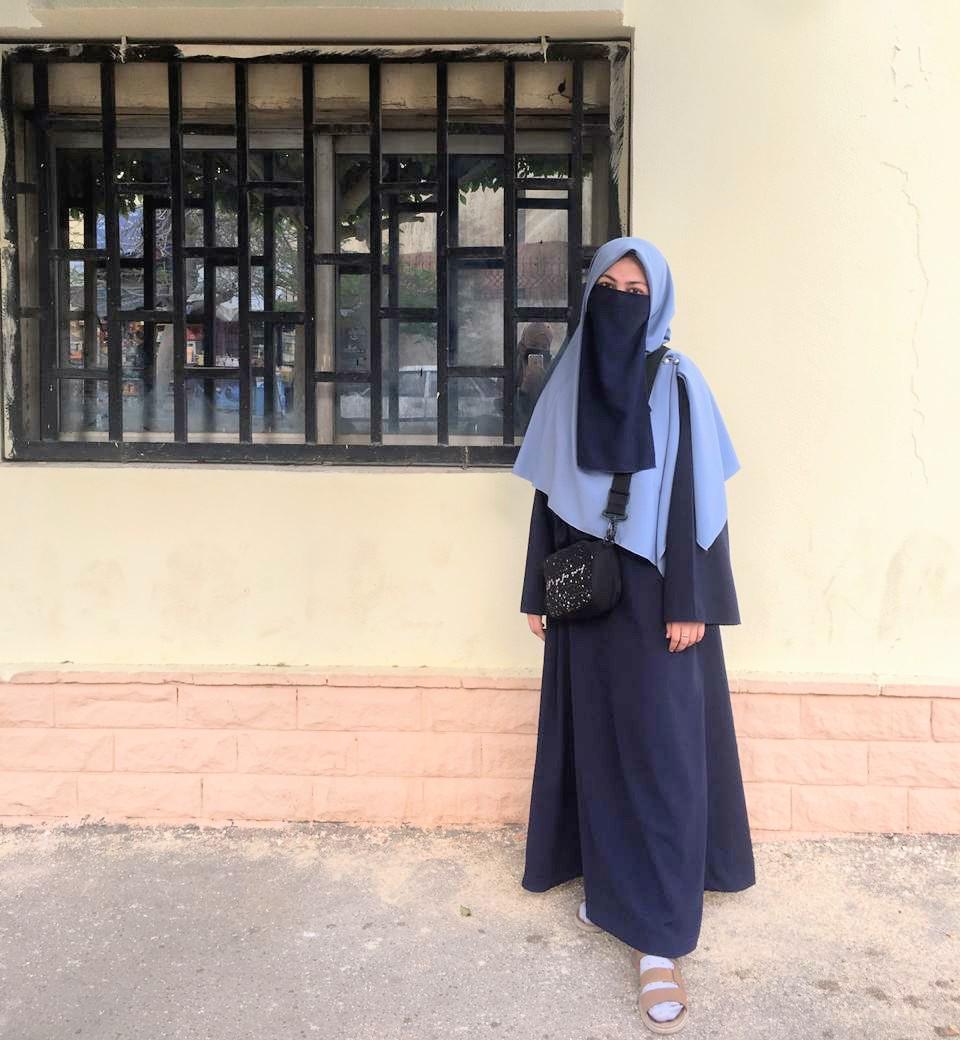 Siti Nurafifah Merupakan Santriwati Asal Sukabumi yang saat ini menjadi Mahasiswi Universitas Al Azhar Kairo, Mesir. Ia sudah tinggal disana selama 4 Tahun yang juga ikut terdampak Wabah Virus Corona (Covid-19).